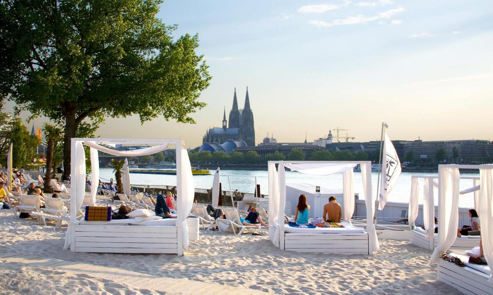 Sunset - Du, Deine Truppe Und Eine Einzigartige Stadt - โคโลญ ภายนอก รูปภาพ